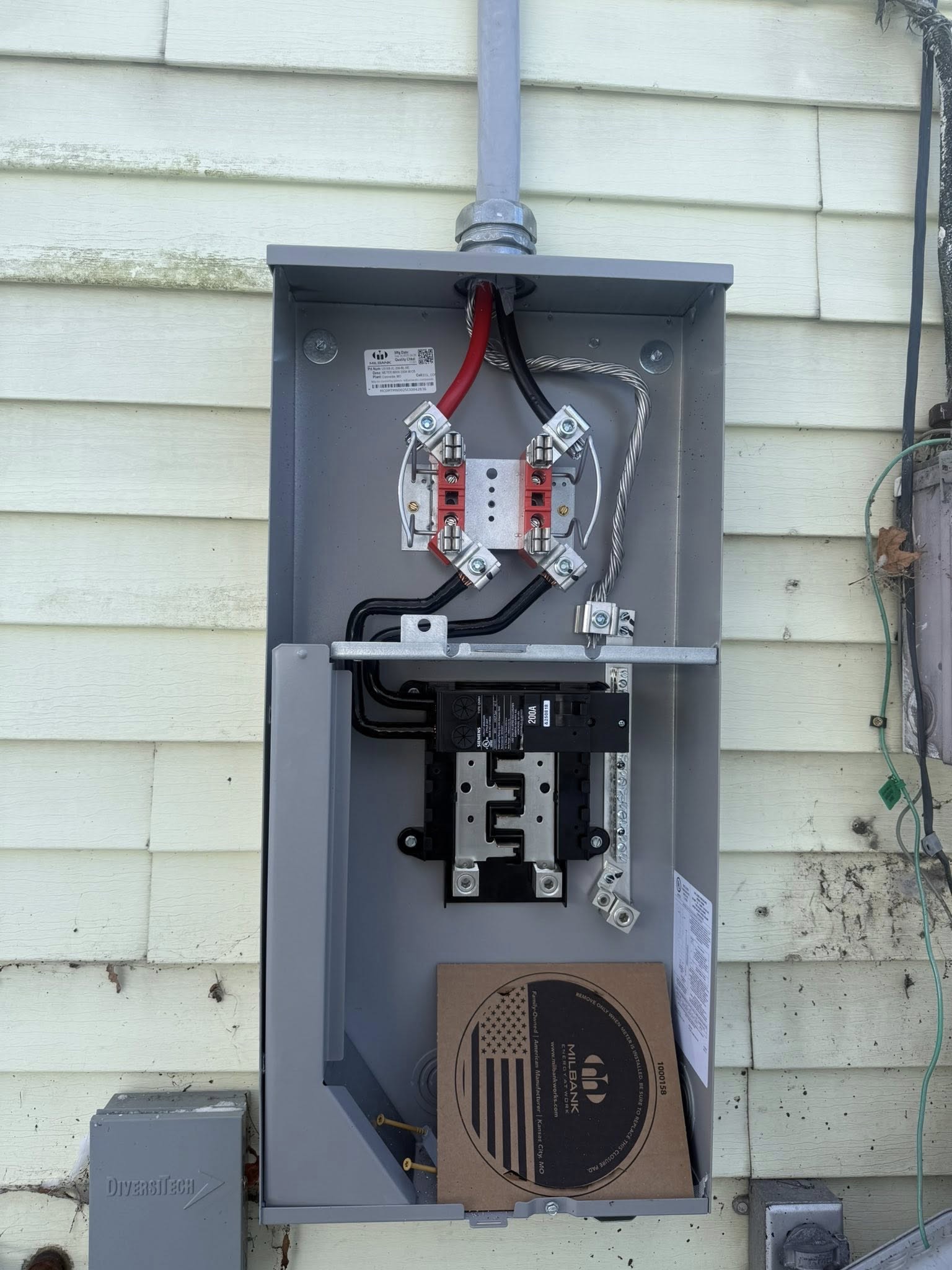 New 200A electrical panel wiring in progress